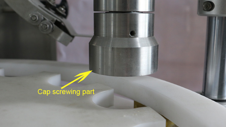 წარმოება 5 გალონის შემავსებელი დანადგარის ცხელი ცვილის შემავსებელი მანქანის საცხი წყლის შემავსებელი დალუქვის მანქანა